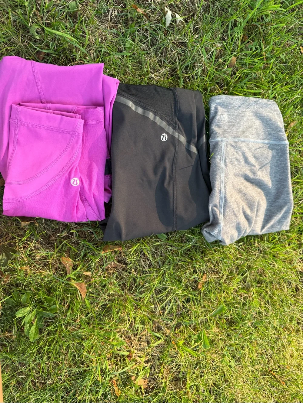 lululemon athletica womens Black and Magenta Athletic Leggings size 4 and 6